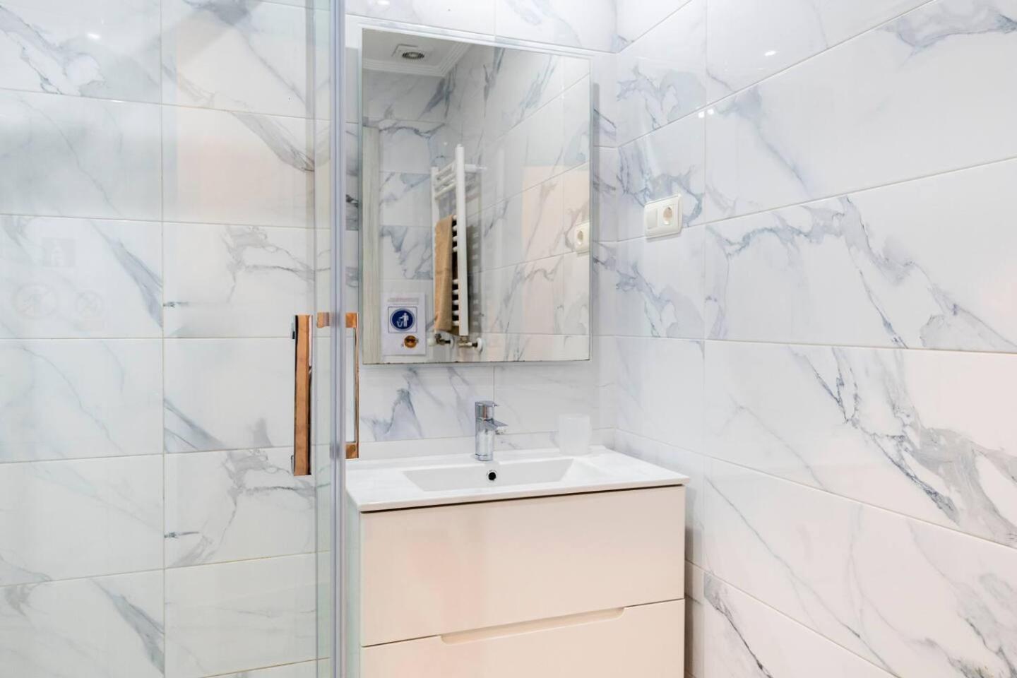 Amplio, Luminoso Y Moderno Cerca Del Casco Viejo Appartement Bilbao